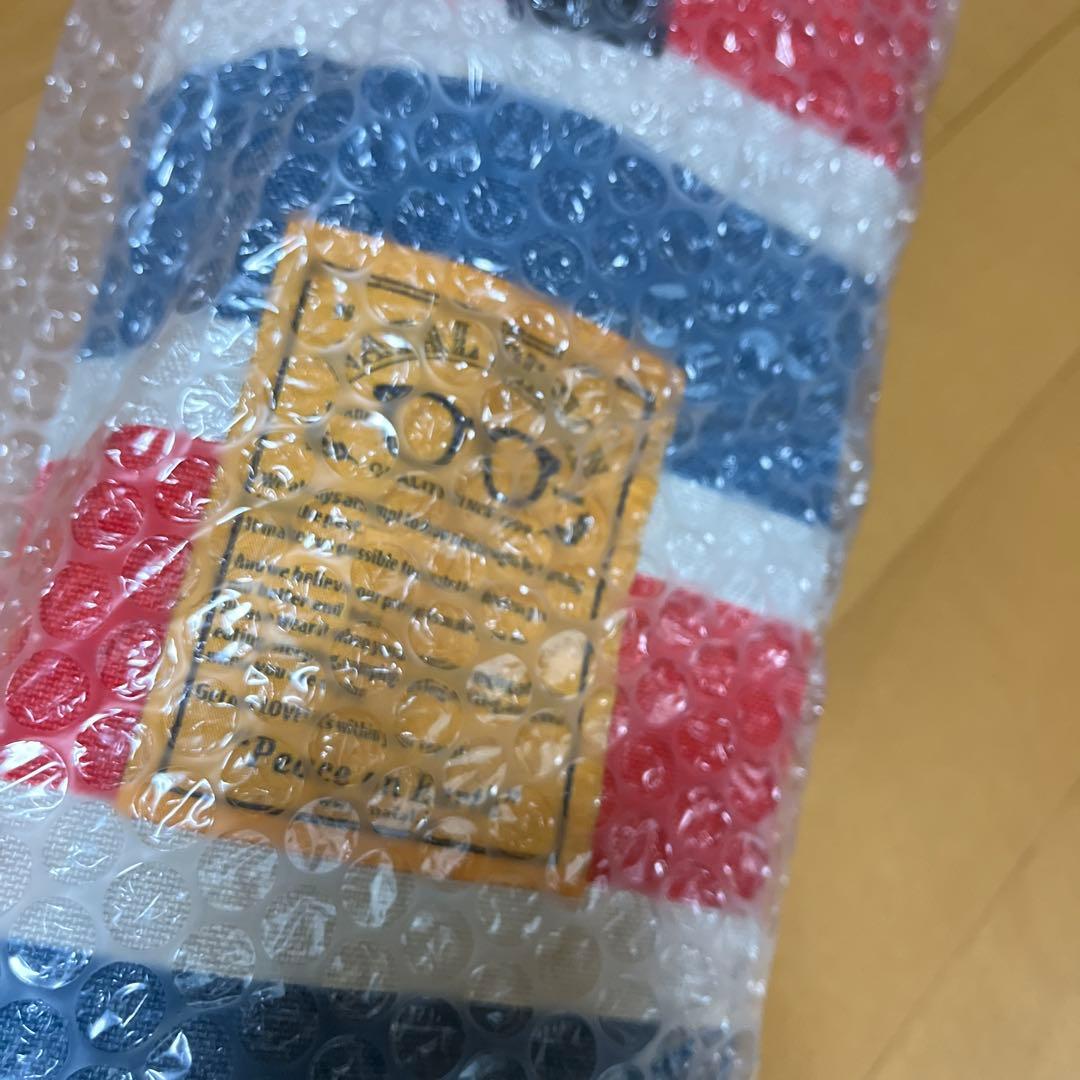 10月5日まで。Hermit Chair レトロストライプ