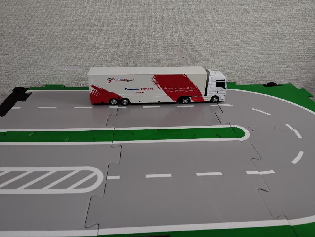 KYOSHO RCトランスポーター 1/64　教習所マップ