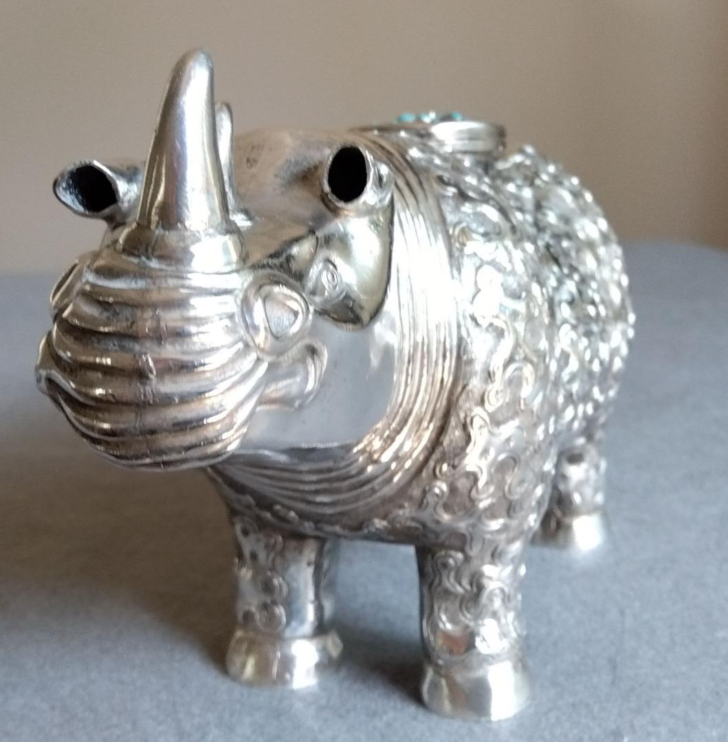 北京工芸品公司　銀製　錯金銀雲紋銅犀尊　酒器