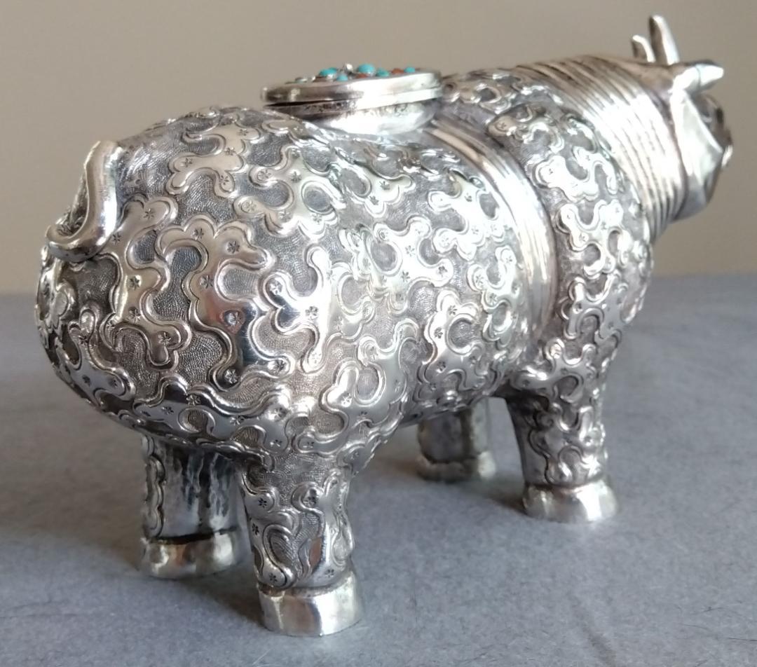 北京工芸品公司　銀製　錯金銀雲紋銅犀尊　酒器