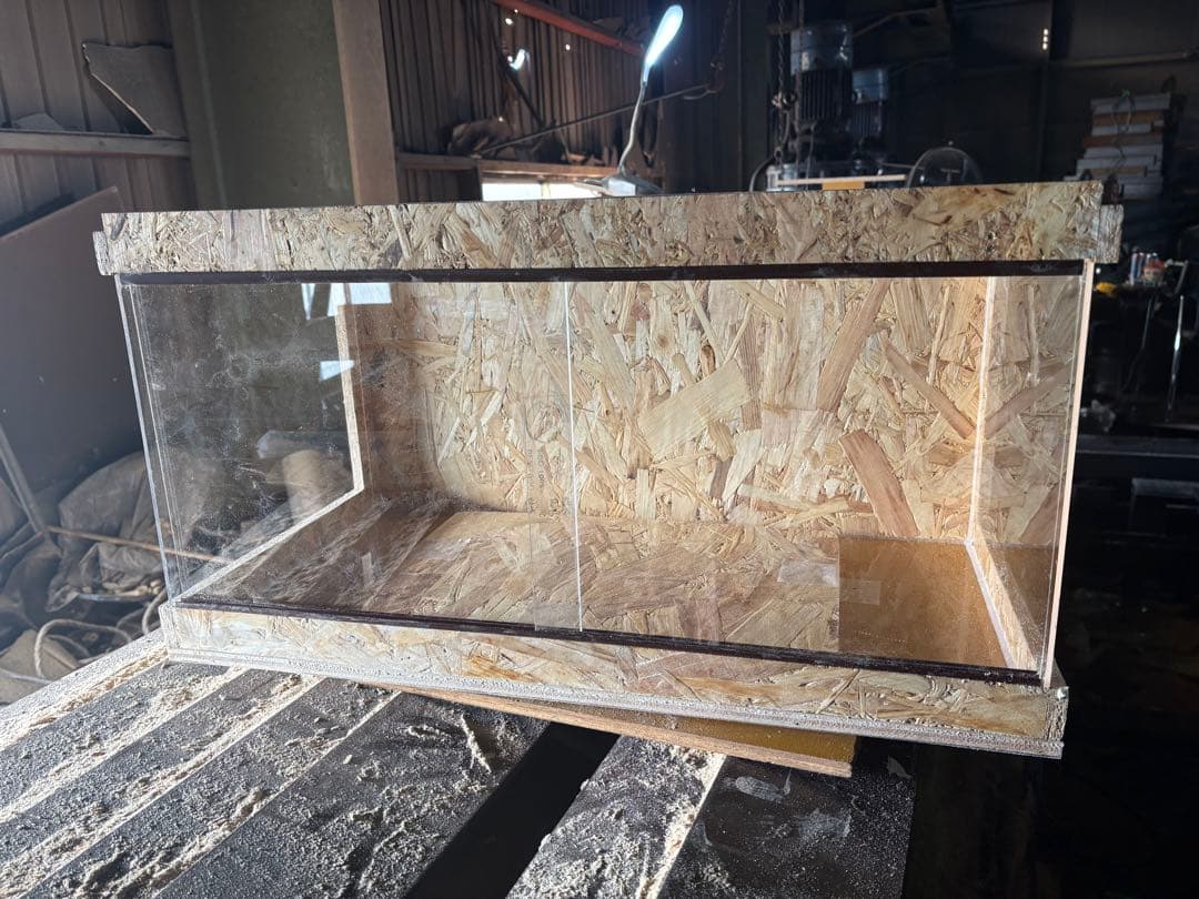 岸辺露伴　904545サイドアクリル天板金網コーキングワンタッチロック