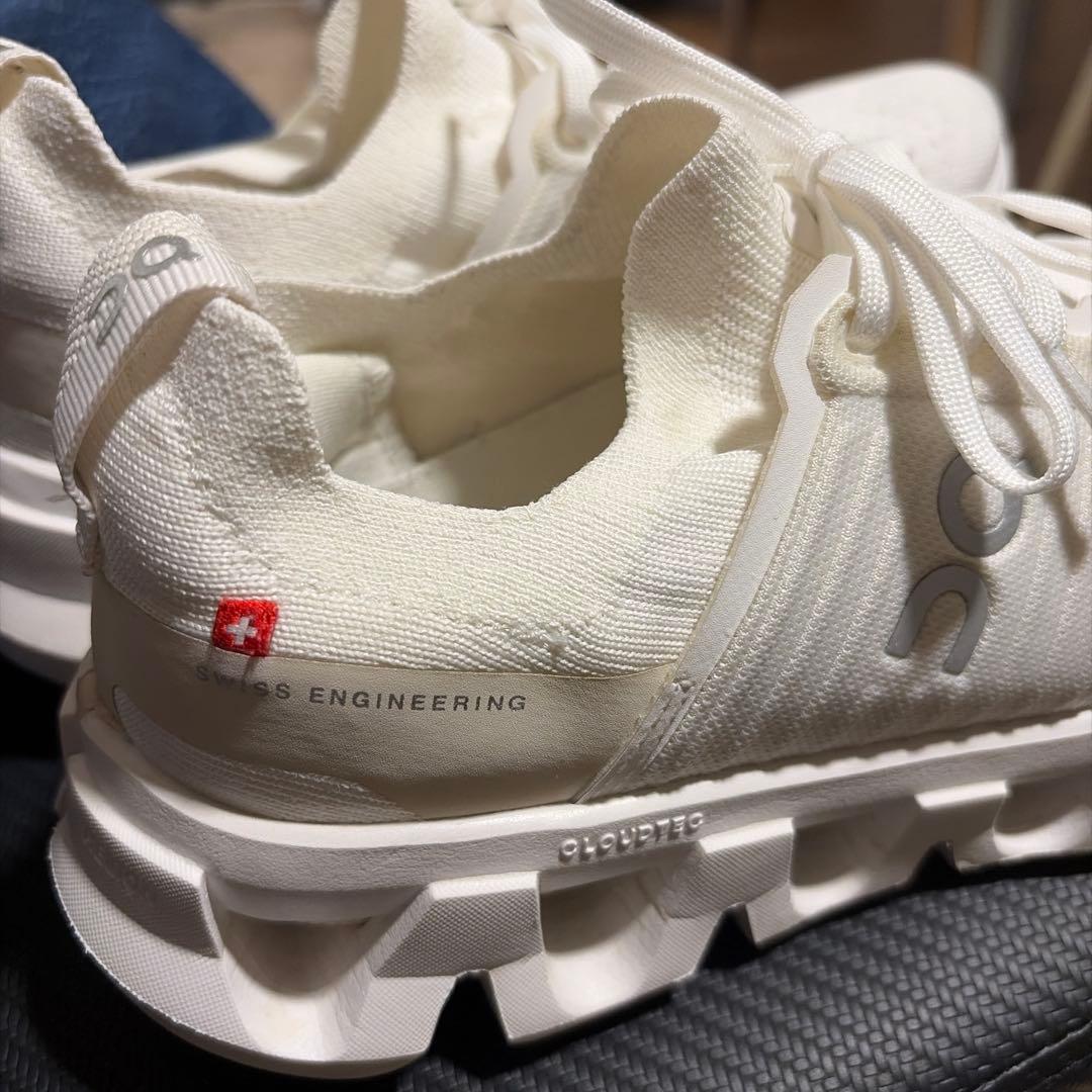 美品　On スニーカー　シューズ 23cm