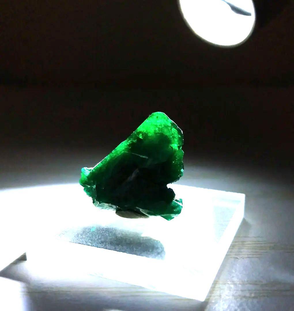 ダイオプテーズ（翠銅鉱）　単結晶　宝石鉱物標本