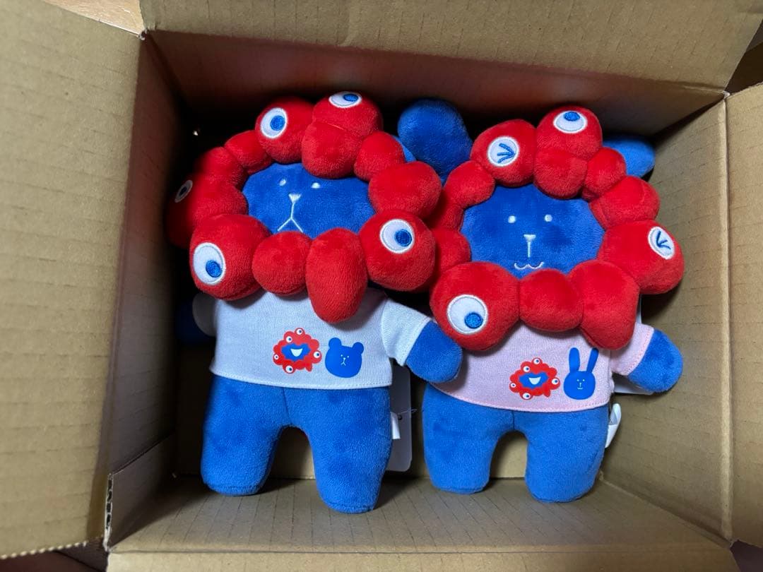 クラフトホリック×ミャクミャク　なりきりぬいぐるみ　Tシャツver.