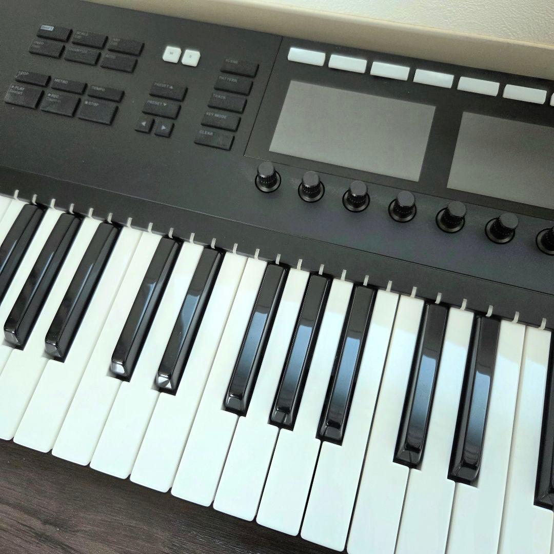 KOMPLETE KONTROL S49 MK2 MIDIキーボード