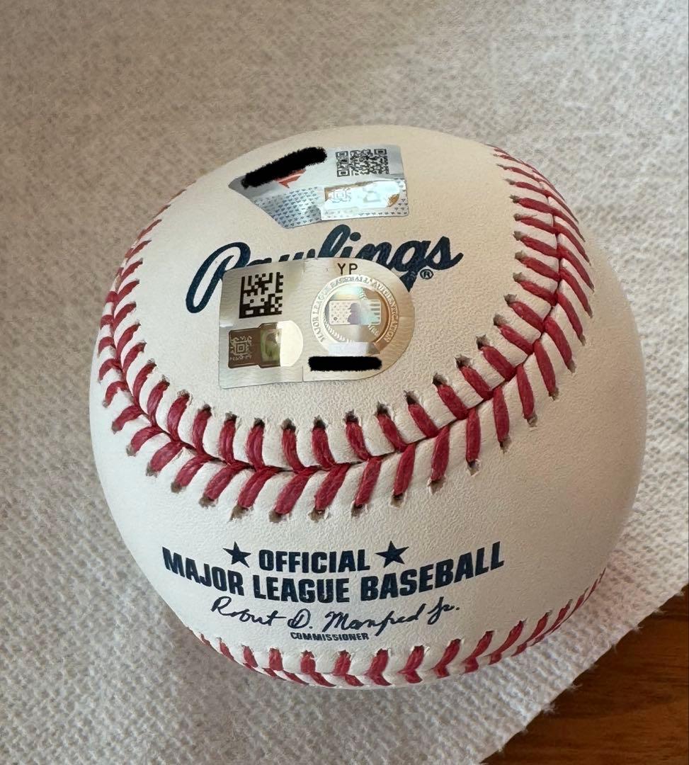 山本由伸　初勝利　ルーキー　直筆サインボール　特製展示ケースセット　限定180個