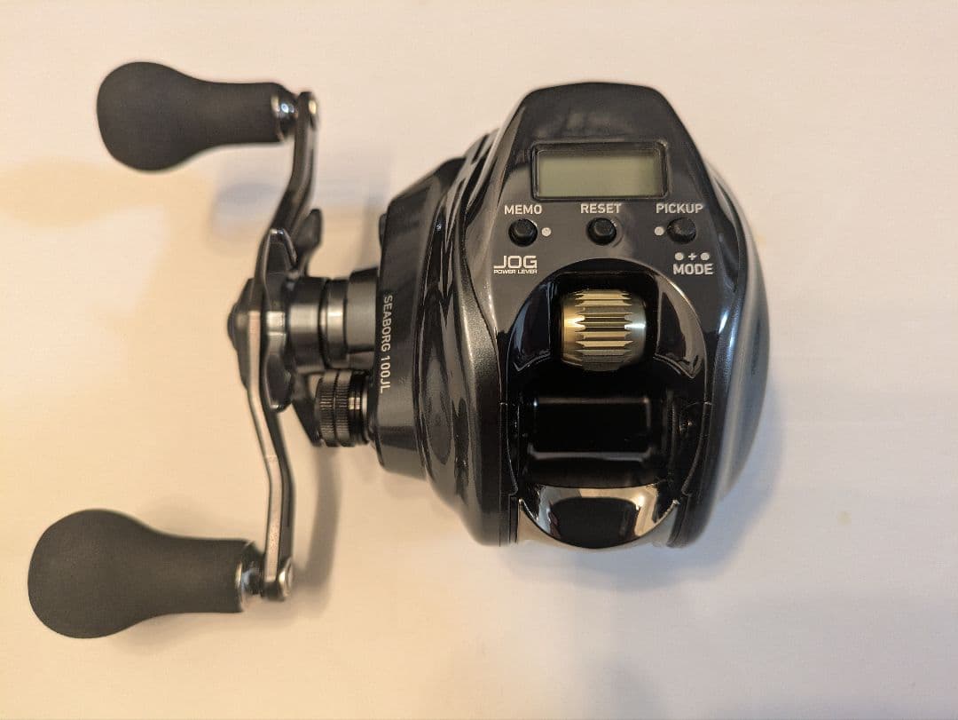ダイワ　シーボーグ100jl（左）　美品