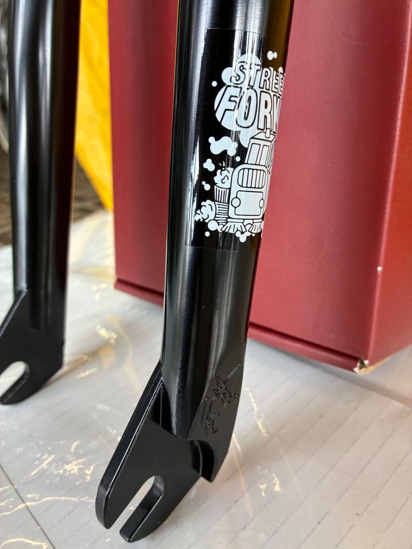 BMXフォーク「animal STREET Forks 15mm 」 アニマル