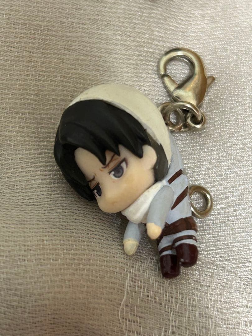 進撃の巨人 つまんでつなげてマスコット キーホルダー ガチャなど