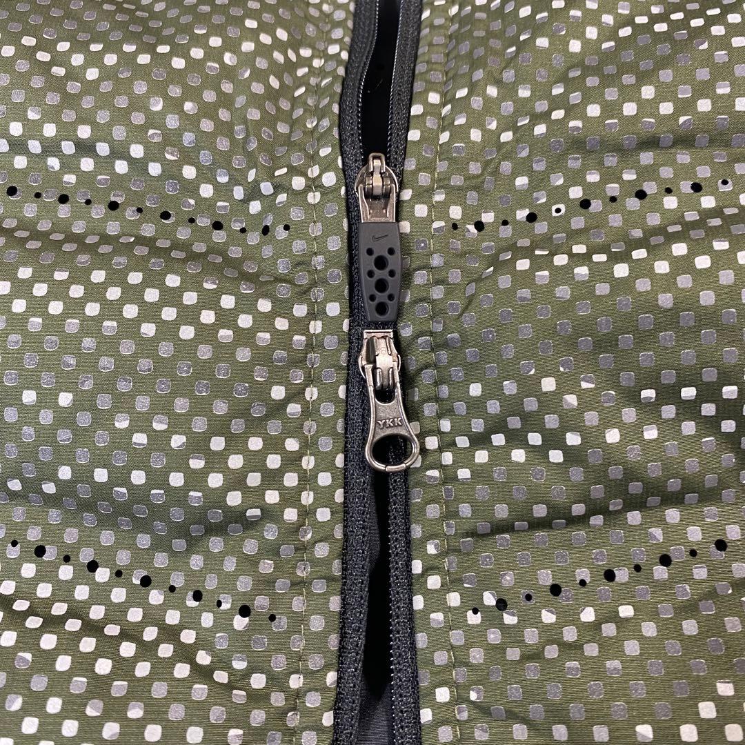 NIKE ランニング　エアロロフト 800 ダウン　ベスト　緑　黒　カモフラ　L