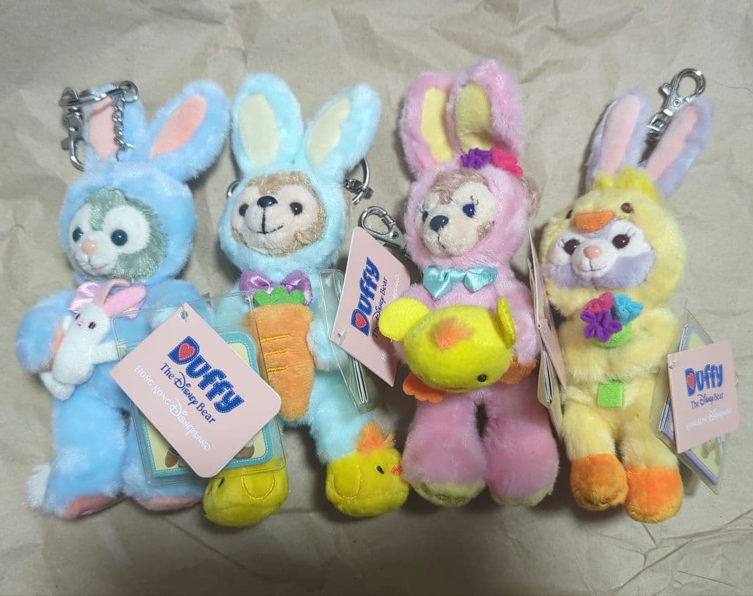 香港ディズニーランド　ダッフィー　ぬいぐるみキーチェーン　イースター　４体セット