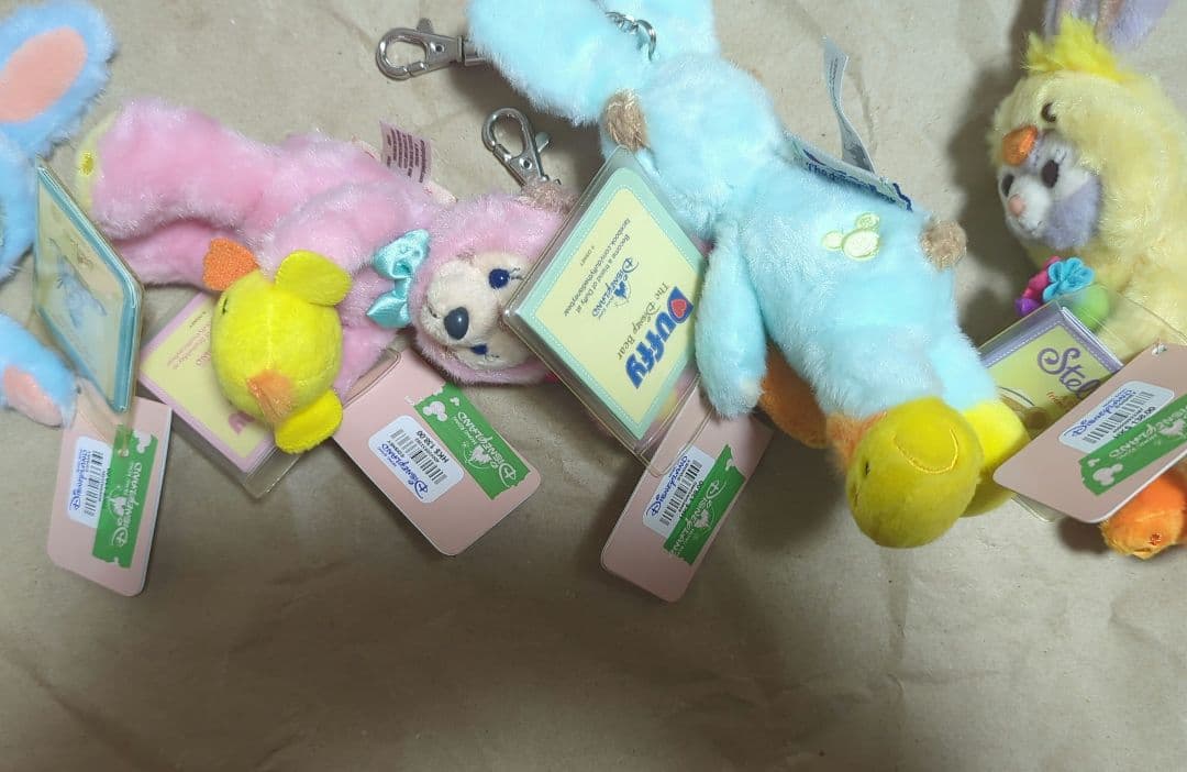香港ディズニーランド　ダッフィー　ぬいぐるみキーチェーン　イースター　４体セット