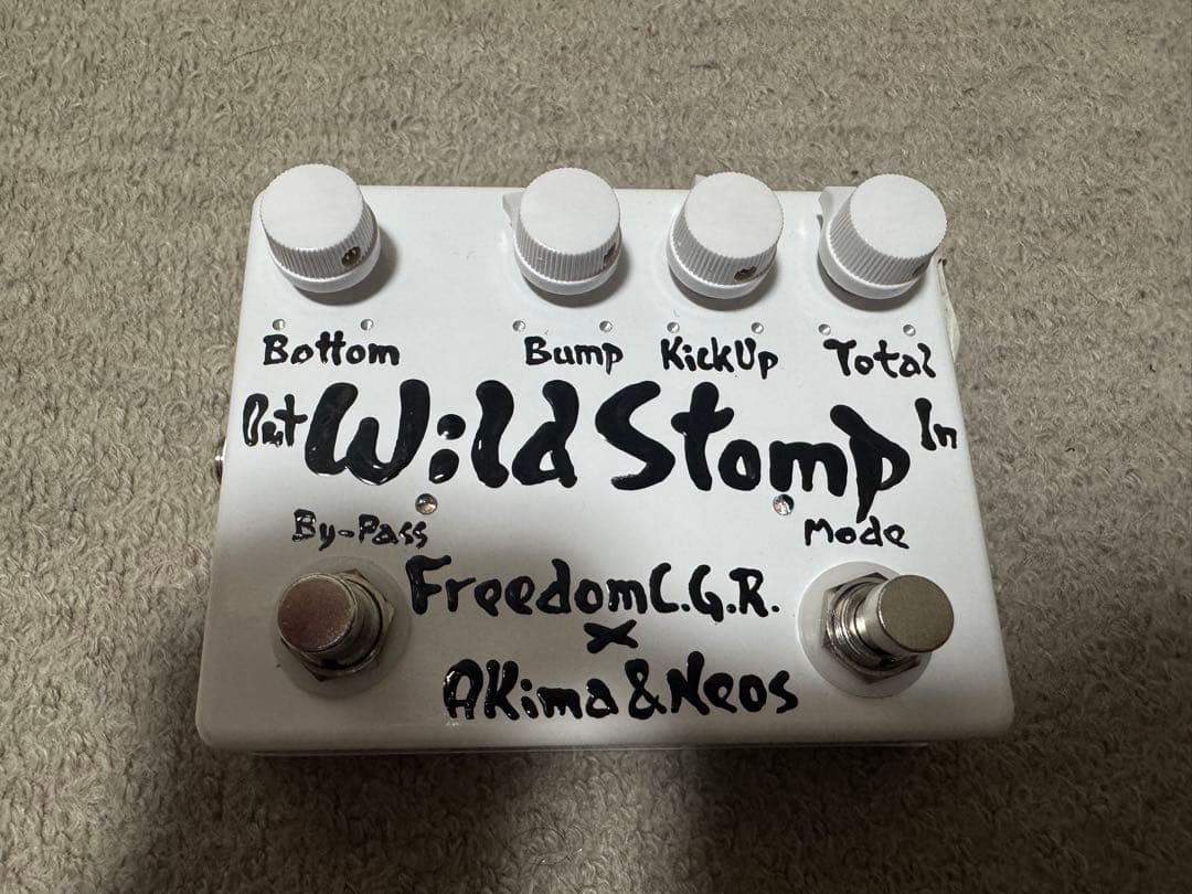 ベース Freedom Custom Guitar Wild Stomp (White)