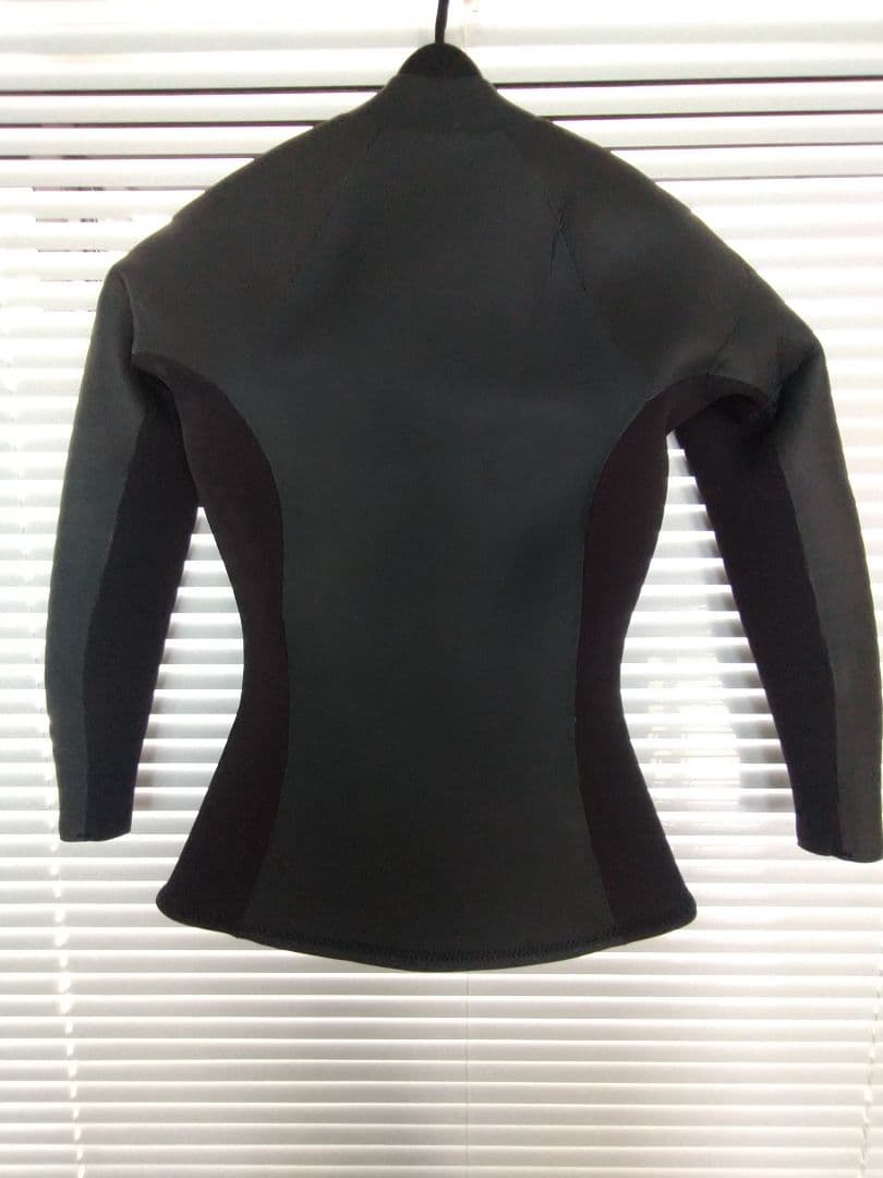 need essentials タッパーウェットスーツ 2mm 女性用サイズ6