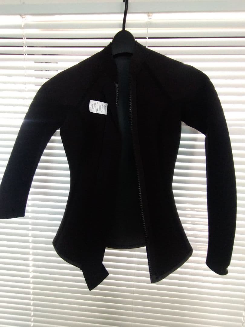 need essentials タッパーウェットスーツ 2mm 女性用サイズ6