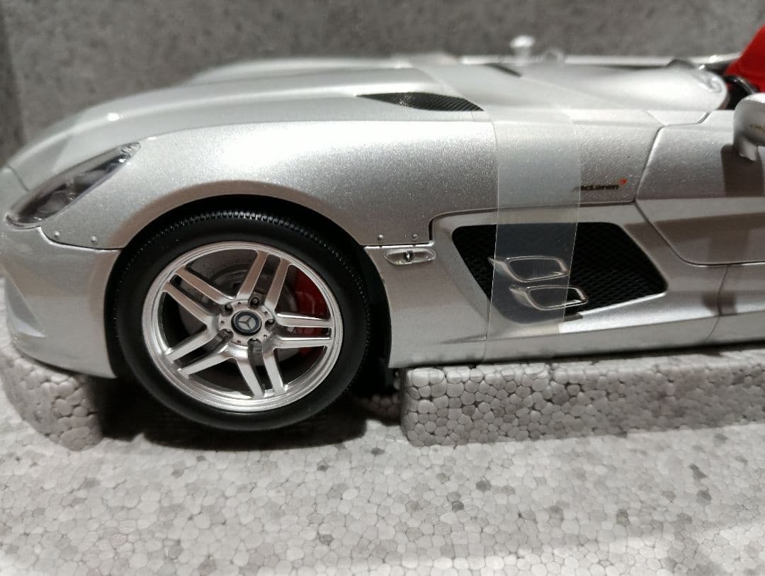 1/18 メルセデスベンツ　SLR　マクラーレン　スターリングモス　ミニカー