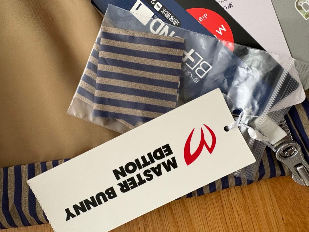 【新品】MASTER BUNNYフード付ダウンベスト　マスターバニーSサイズ