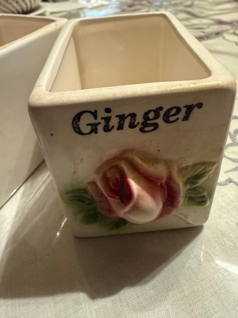 アンティーク　ローズ　チェスト　陶器