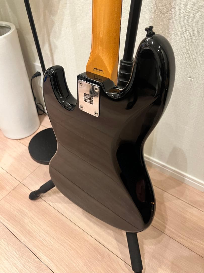 ベース Fender Japan 62 Jazz Bass