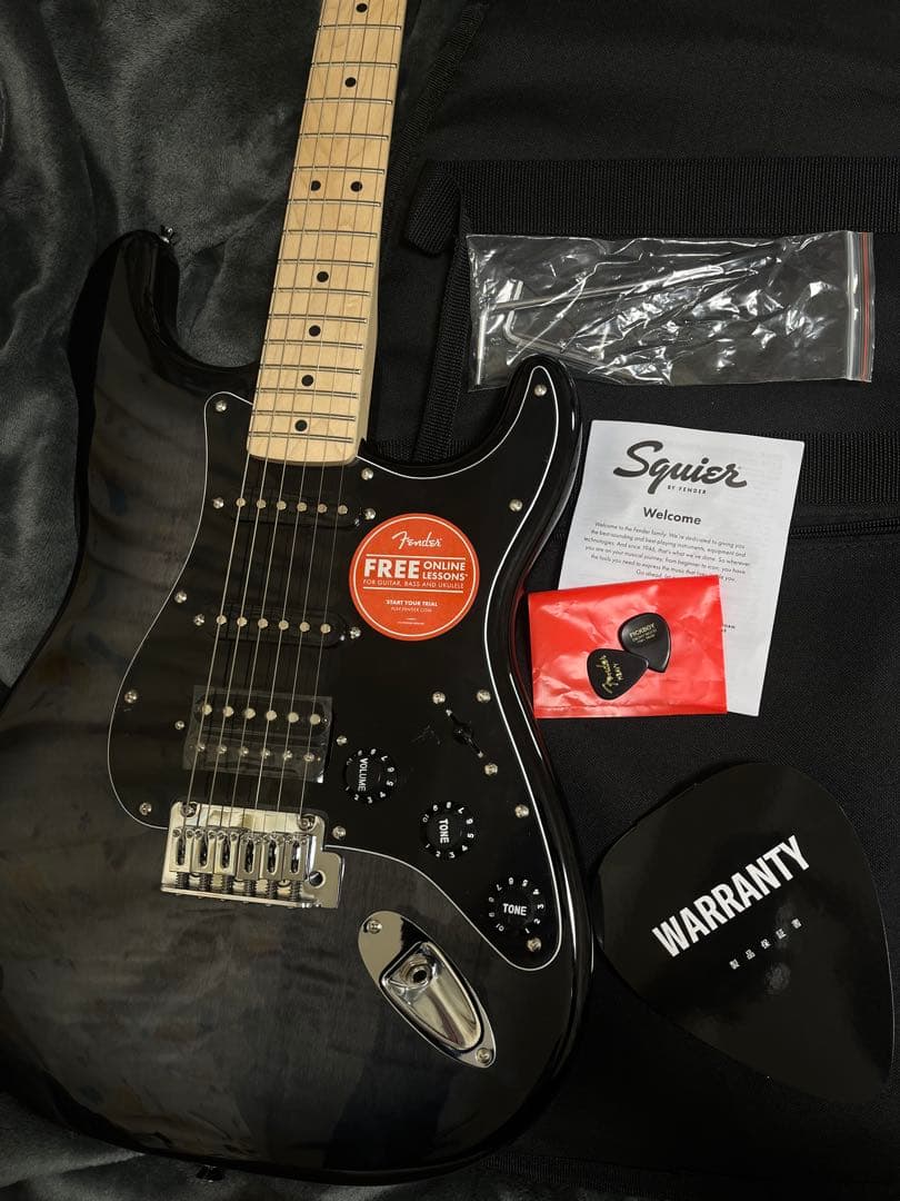 【新品未使用】値下げ致しました！Squier by Fender エレキギター