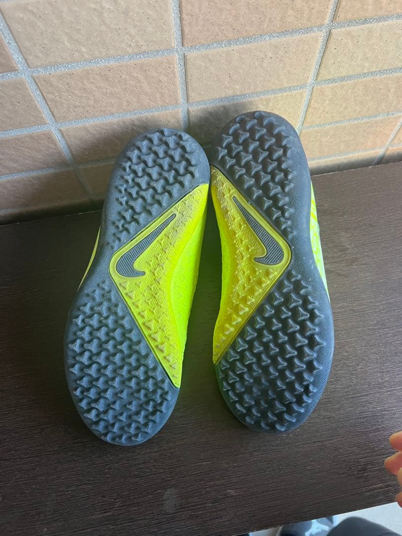 Nike Phantom Vision ネオンイエロー　23センチ