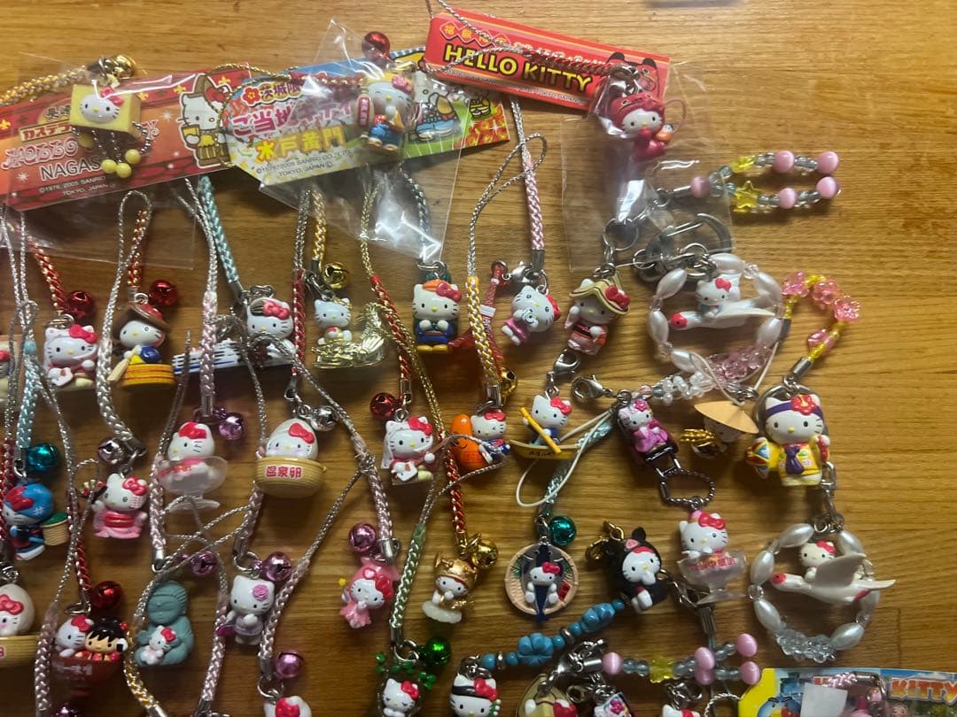 ご当地キティ　まとめ売り　65個セット