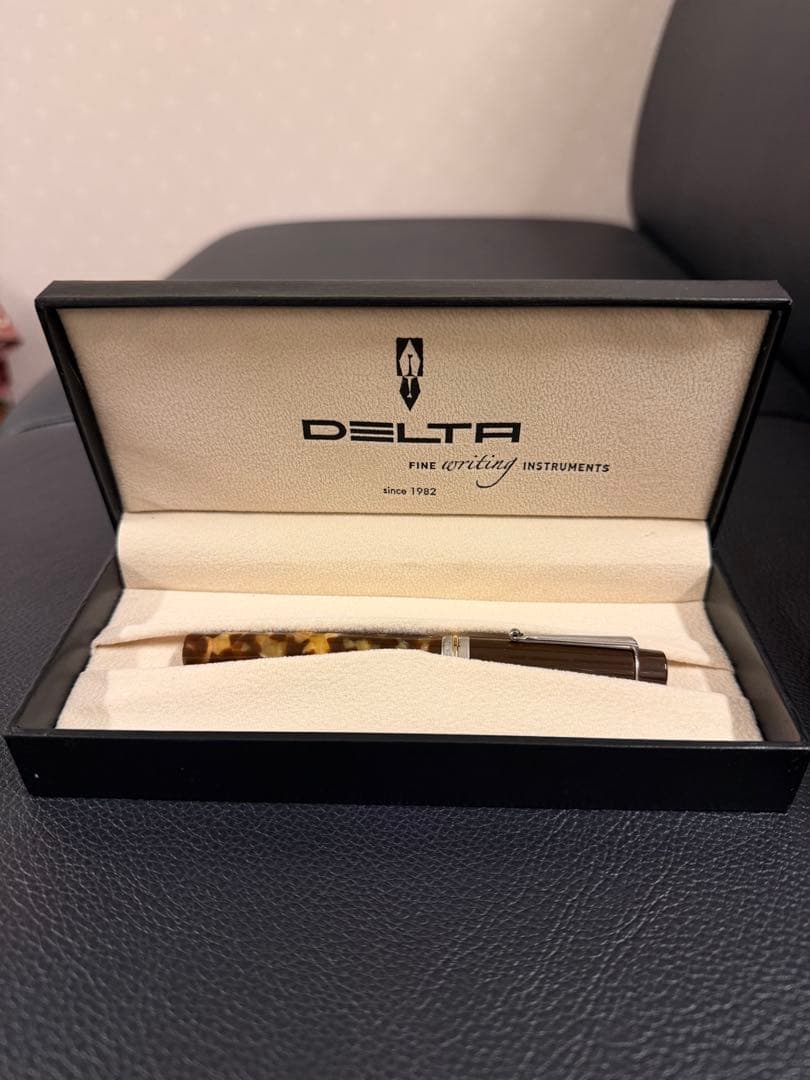 DELTA ANIMA 万年筆 ブラウン・ホワイト
