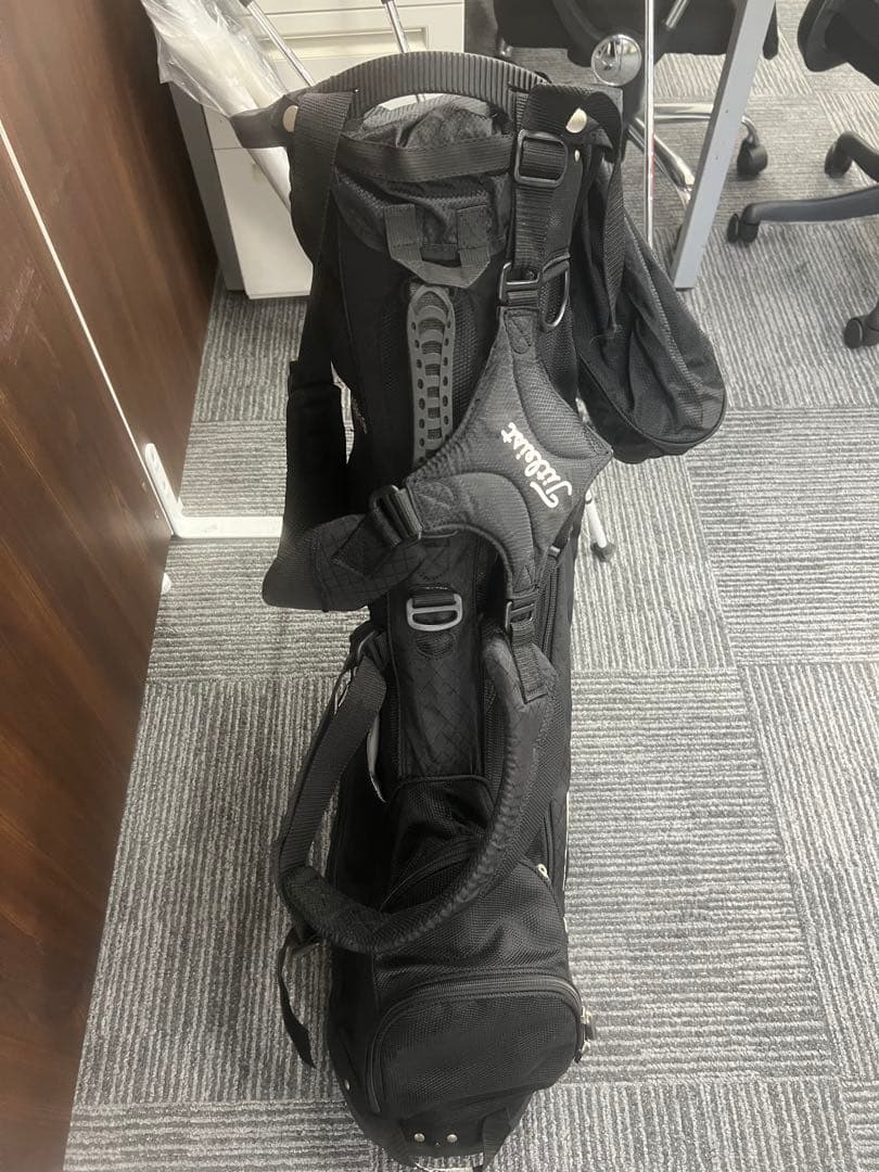 Titleist ブラック キャディバッグ スタンド付き