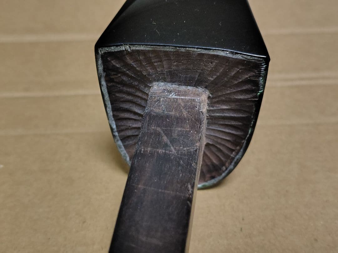 三線（沖縄三味線）　縞黒檀（もしくはカマゴン）棹