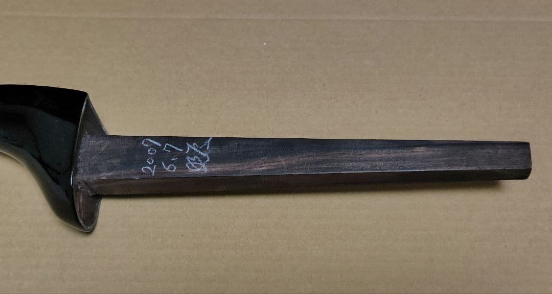 三線（沖縄三味線）　縞黒檀（もしくはカマゴン）棹