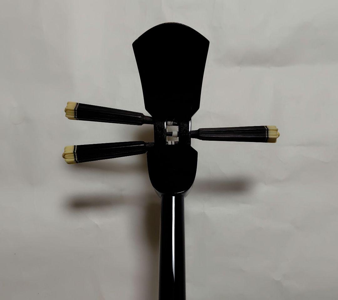 三線（沖縄三味線）　縞黒檀（もしくはカマゴン）棹