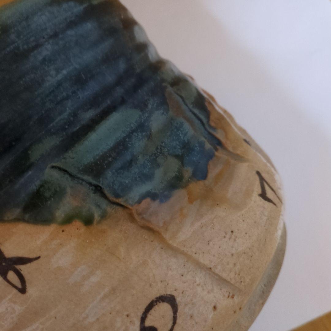 手描き模様の陶器