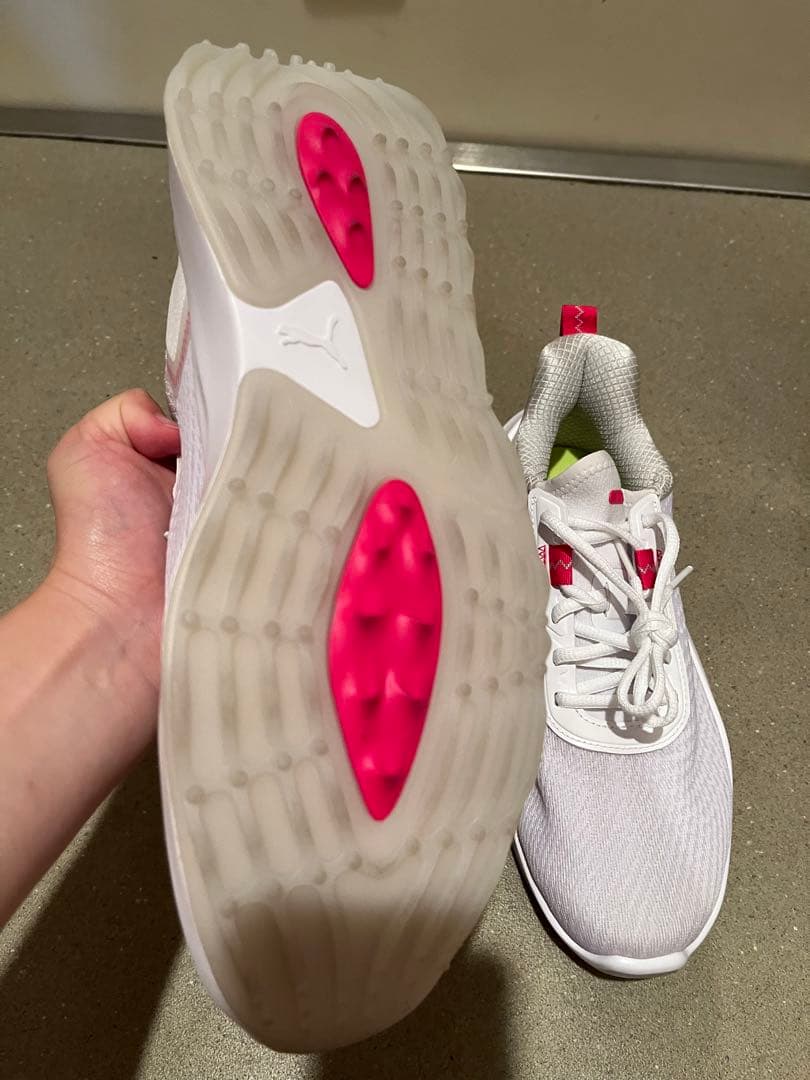 (新品)Puma スポーツシューズ ホワイト/ピンク