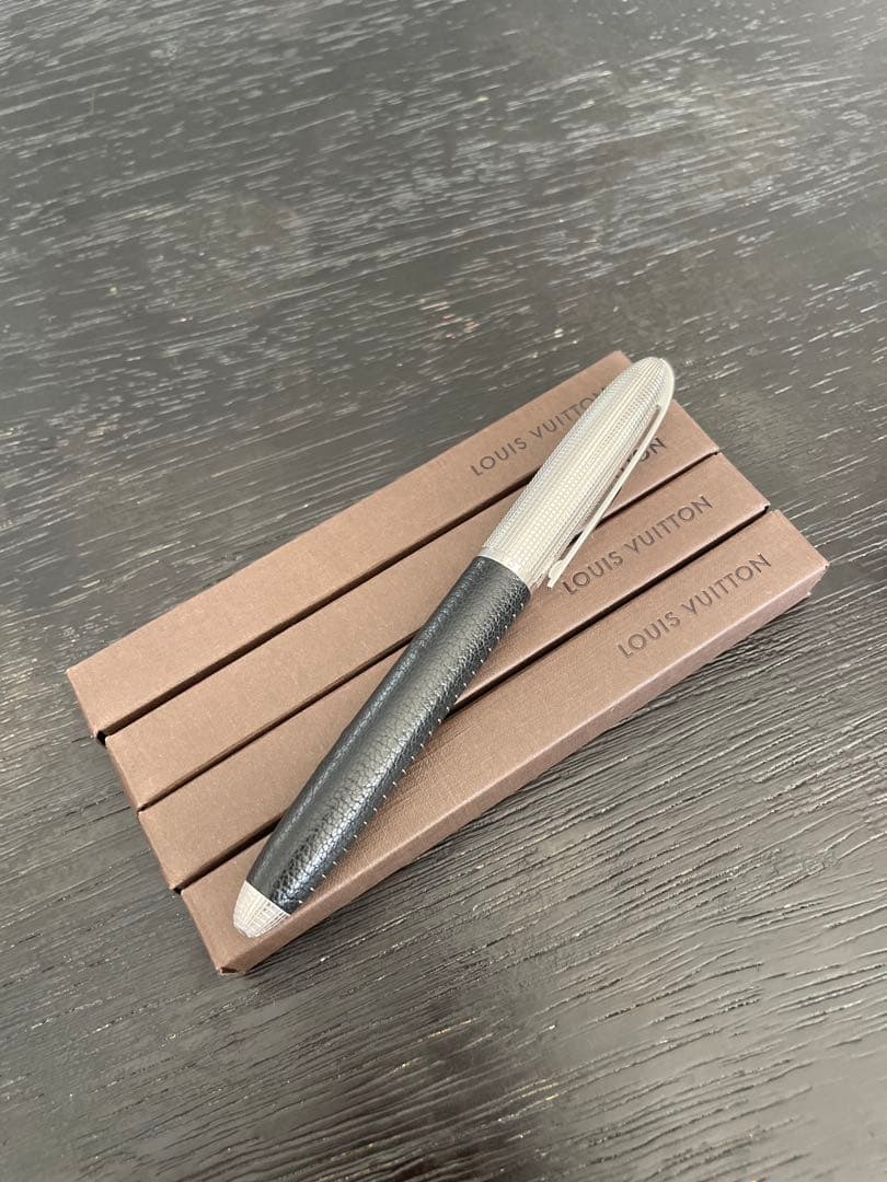 LOUIS VUITTON ルイヴィトン ドックキュイール レザー・替芯4本付き