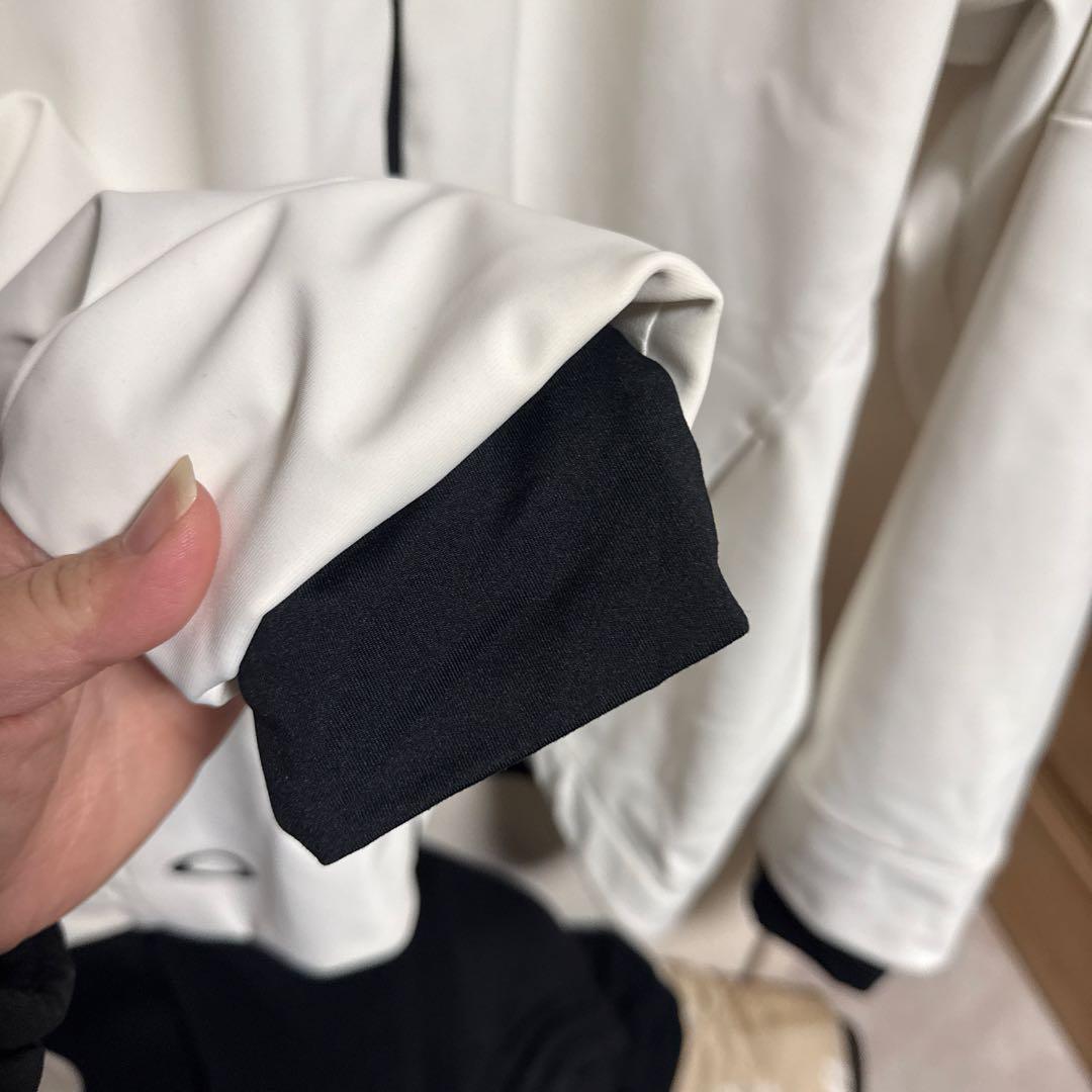 防寒対策に！OAKLEY フード付き裏地ベロア上下 ホワイト