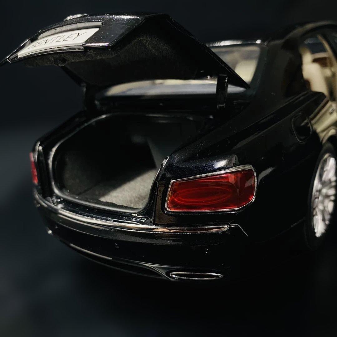 京商 1/18 ベントレー フライングスパー W12