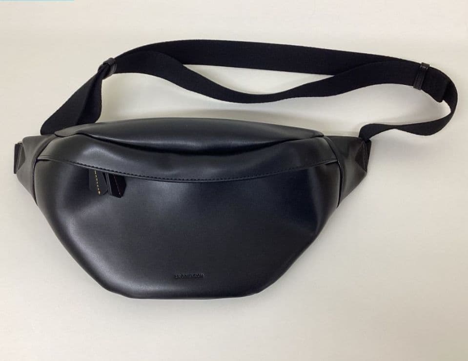 UN-DIMENSION 戌亥とこ ボディバッグ