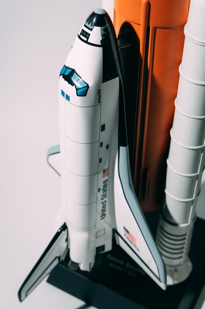 スペースシャトル　スケール1/100　Atlantis アトランティス