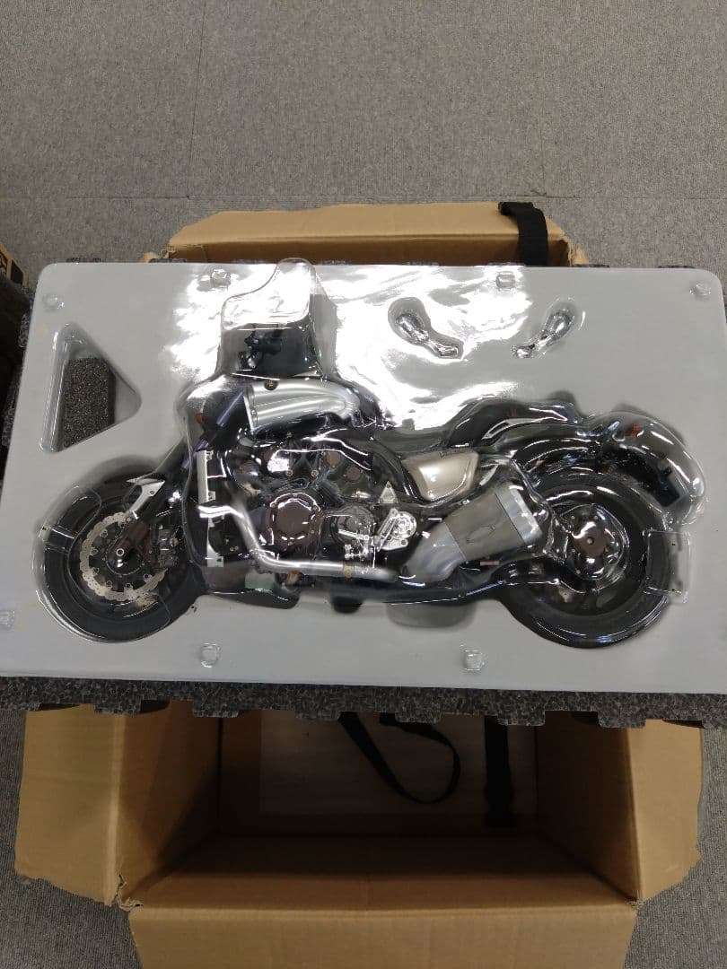 hpi-racing VMAX1700 1:6スケールモデル