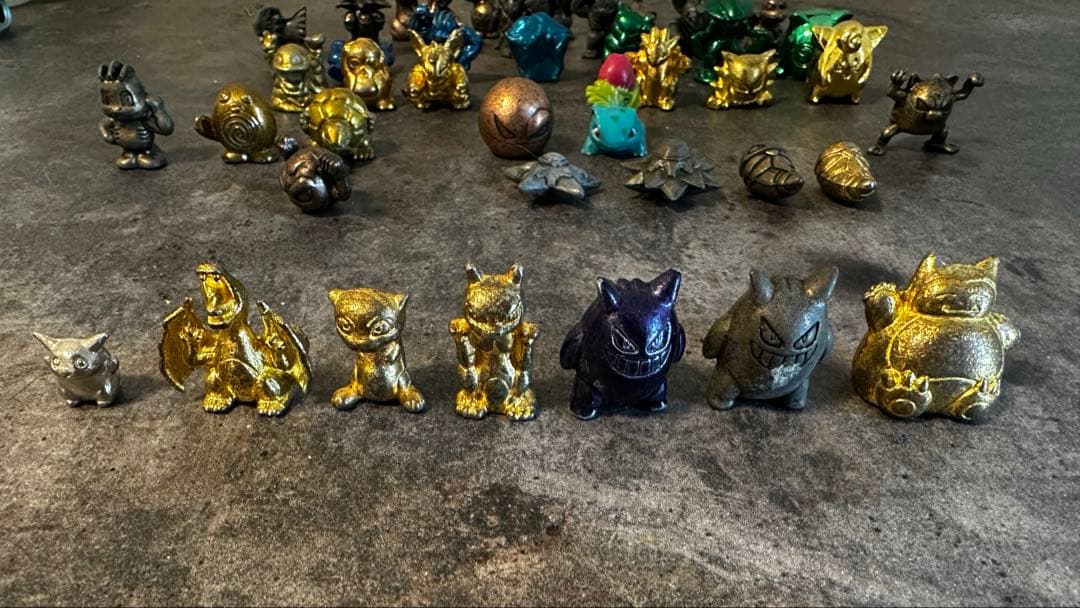 【希少】ポケモン　フィギュア　ピカチュウ　ゲンガー　リザードン　メタル　ゴールド