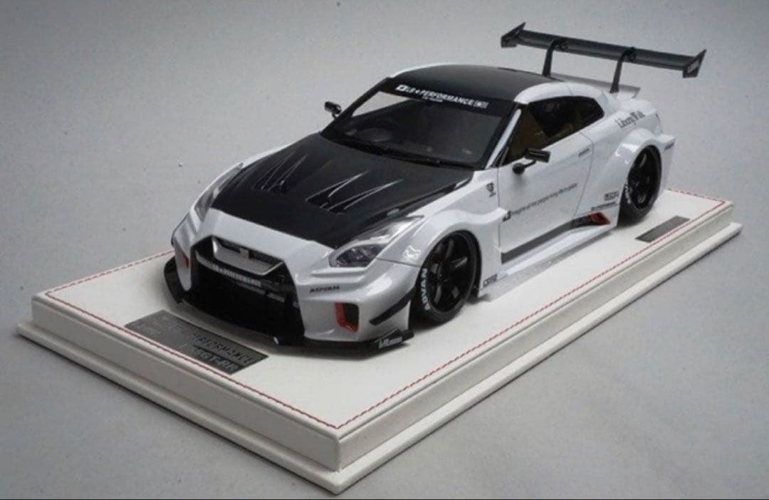 新品LBーSilhouette WORKS GT NISSAN 35GT- RR