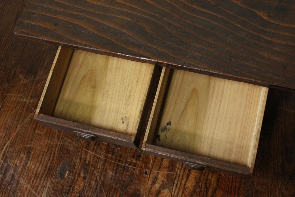 古い風合いの良い引出し付き小机 花台 サイドテーブル 文机 無垢材 古材