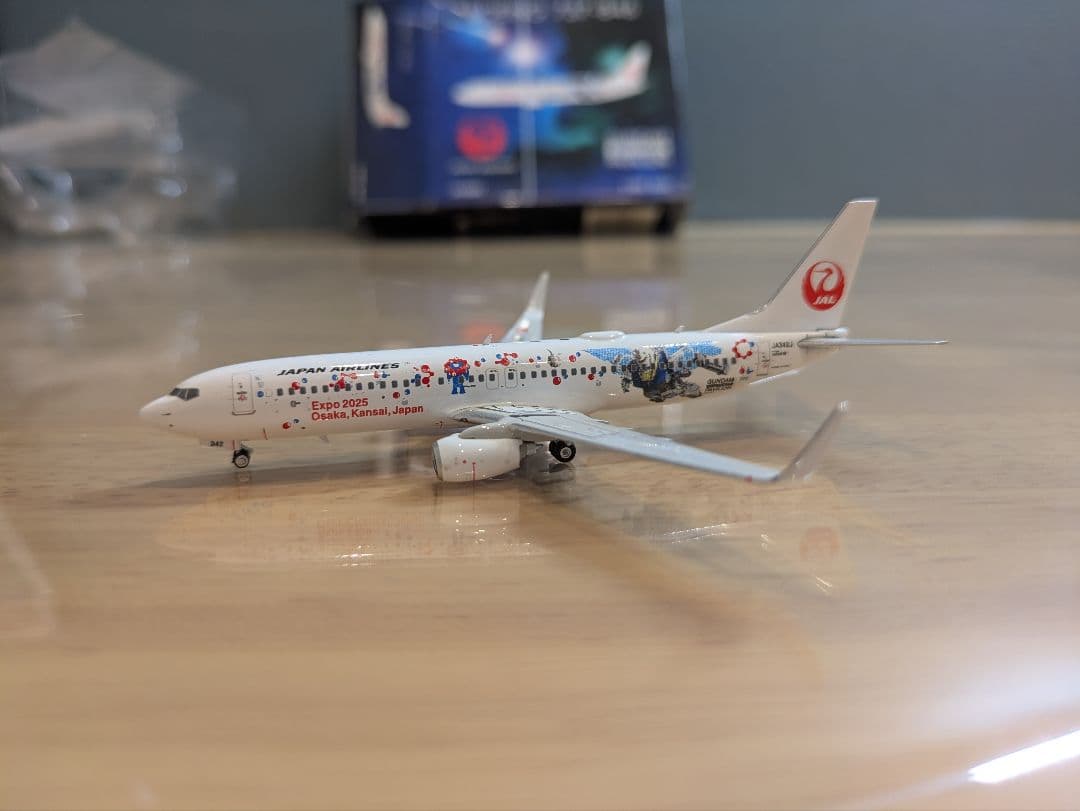 日本航空 B737-800 ミャクミャク・ガンダムJET