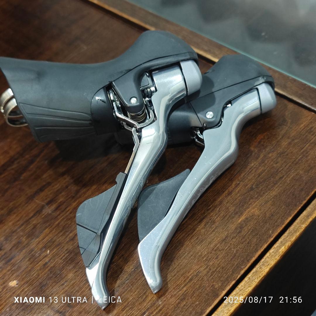 廃盤 R7000 シルバー 4点セット