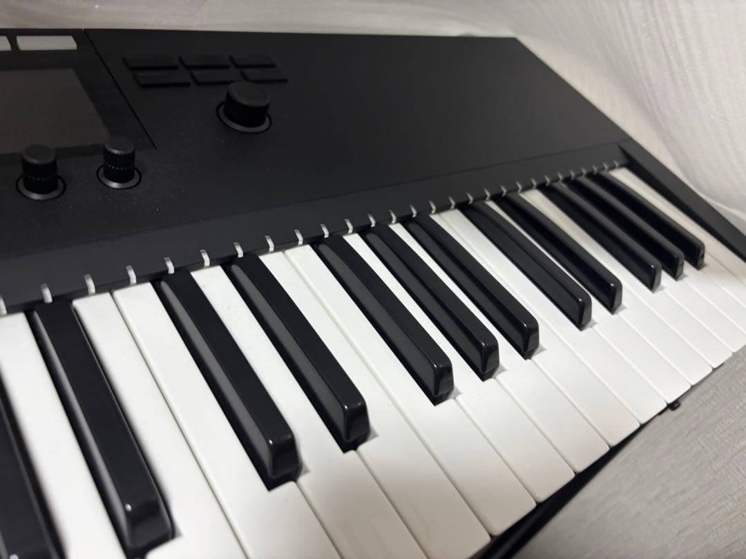 【ライセンス,スタンド込み】KOMPLETE KONTROL S61 MK2