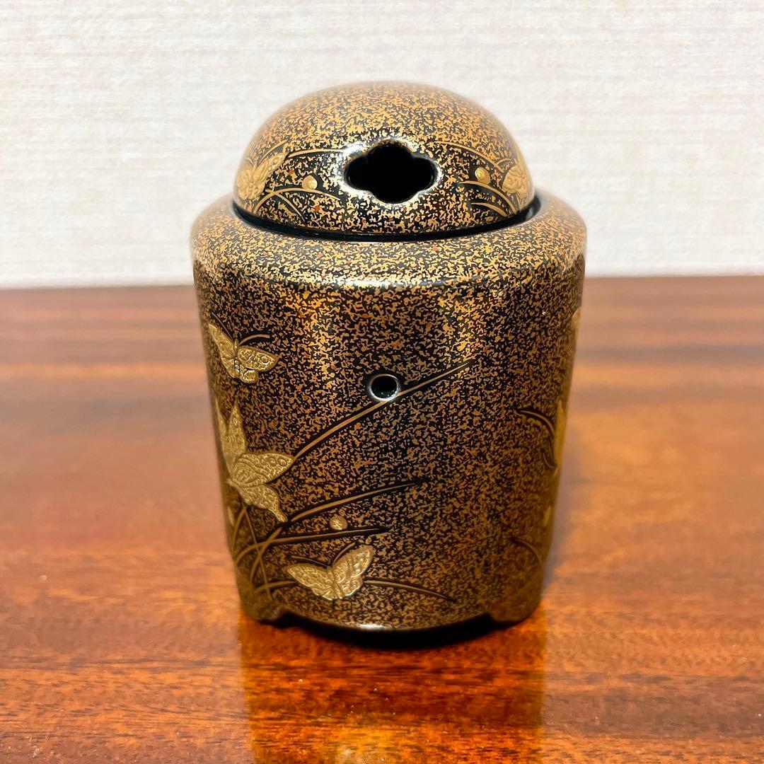 幸楽 作「蒔絵蝶文 香炉」共箱 茶道具 香合 有田焼 金彩 三足香炉