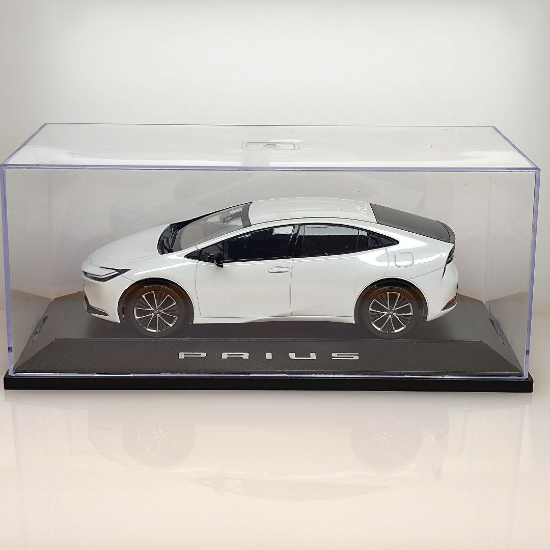 新型 トヨタ プリウス カラーサンプル プラチナホワイトパールマイカ 非売品