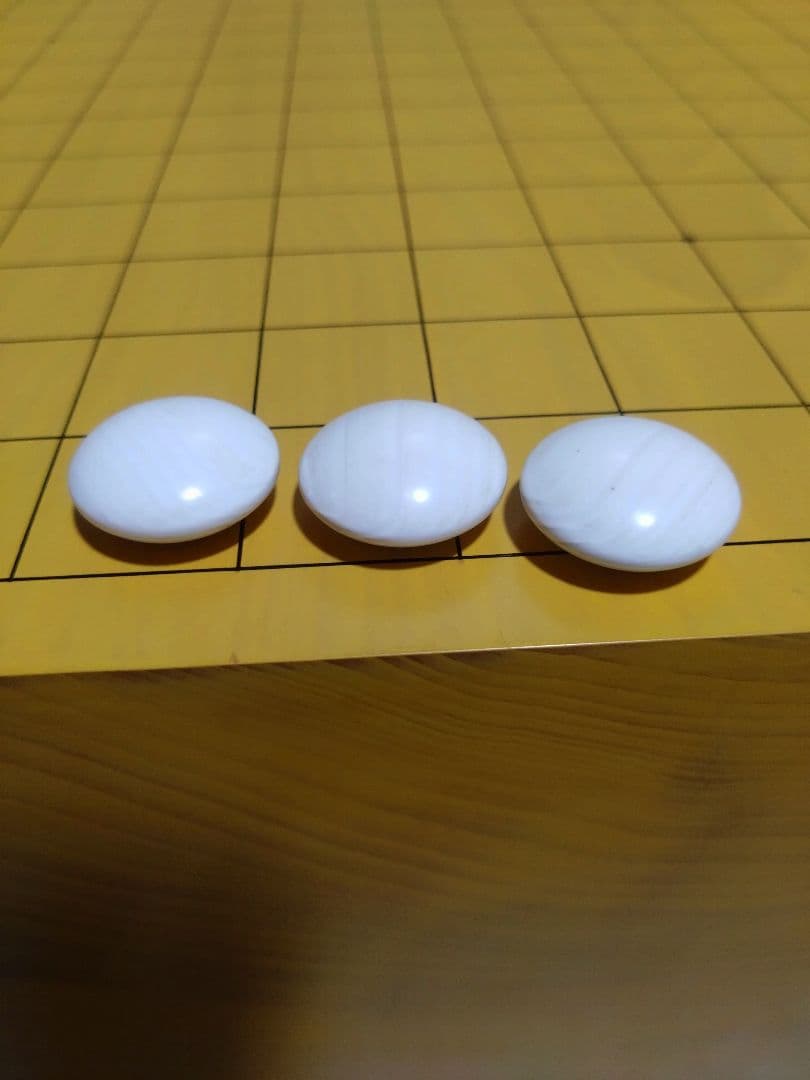 【囲碁】本蛤白石、那智黒石38号　美品：国産本榧6.4寸　板目