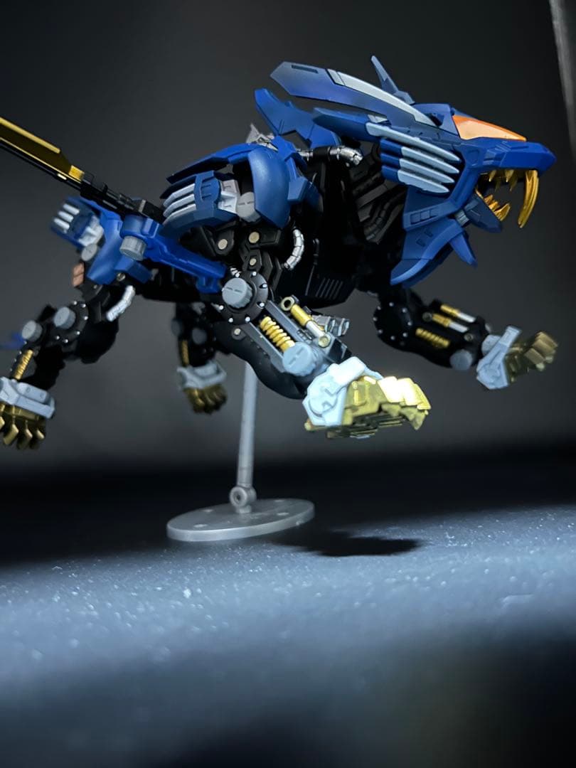 ゾイド　リアライズ　ブレードライガー　全塗装品