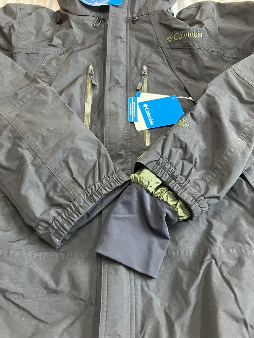 未使用　コロンビア　スノボウェア　上着　ジャケット　アウター　メンズ　黒　M